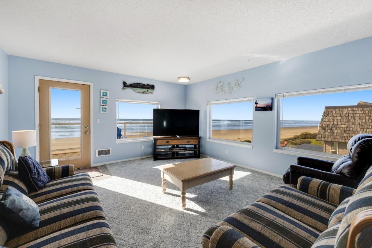 Ace'S Beach House Rockaway Beach Exterior photo